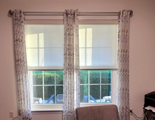 Customer photo review of SmartWings Motorized Light Filtering Roller Shades 70% Blackout Safari