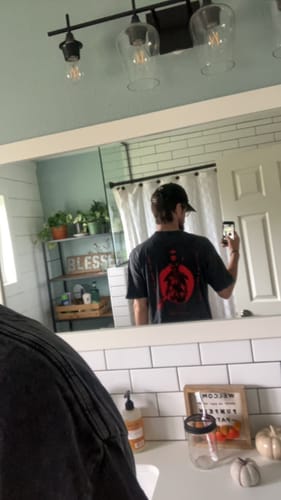 Customer photo review of The 47 Ronin VINTAGE TEE - RED