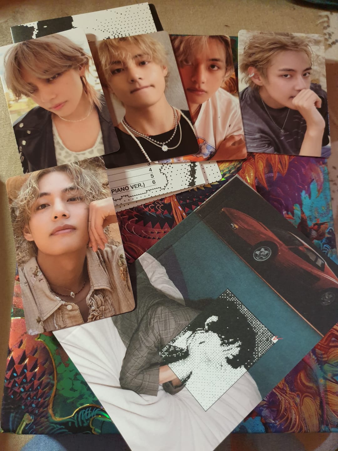 Customer photo review of BTS V - LAYOVER 1ST SOLO ALBUM WEVERSE VER. NO P.O.B VER.