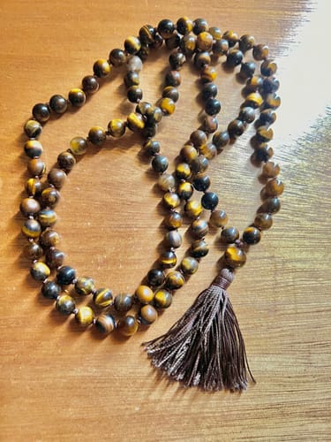 Customer photo review of Japa Mala Ojo De Tigre (8 mm)
