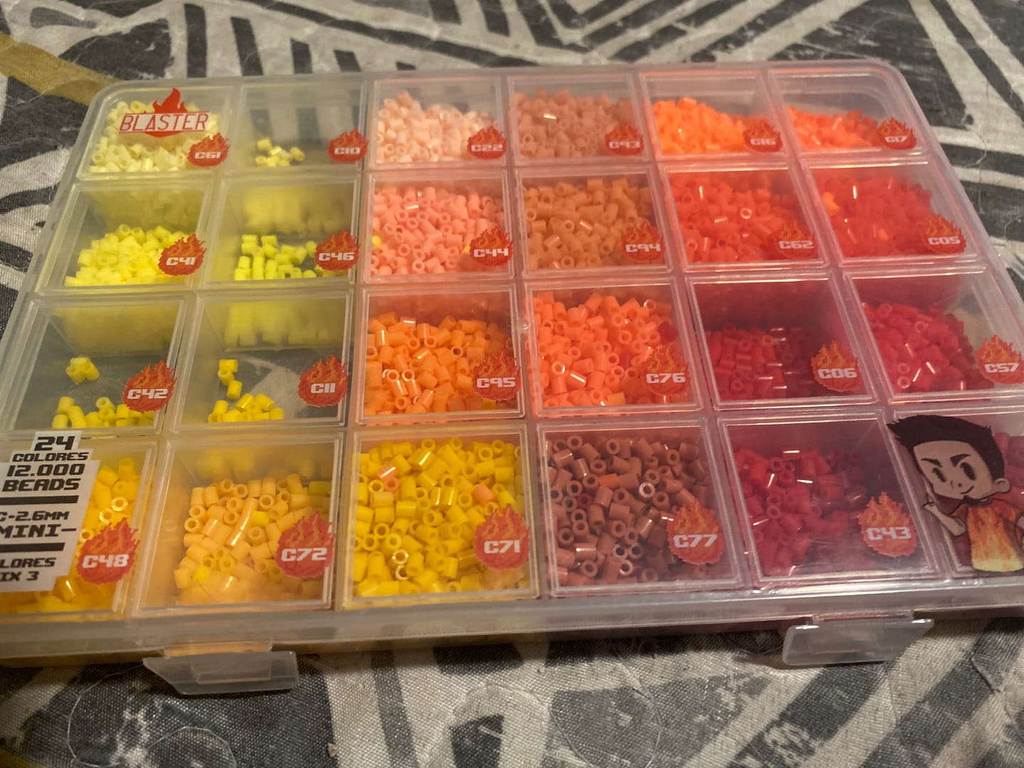 Customer photo review of Caja Organizadora 24 Espacios - 12.000 Beads MINI 2.6mm