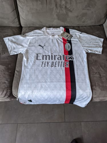 Customer photo review of MAGLIA MILAN GARA AWAY 2023/24