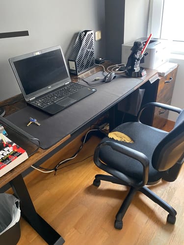 Customer photo review of Γραφείο Ρυθμιζόμενου Ύψους Ηλεκτρικό 72-120 εκ vintage καφέ και μαύρο LS-D016X01