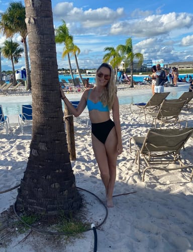 Customer photo review of SADIE Bubble Blue Underwire Bikini Top