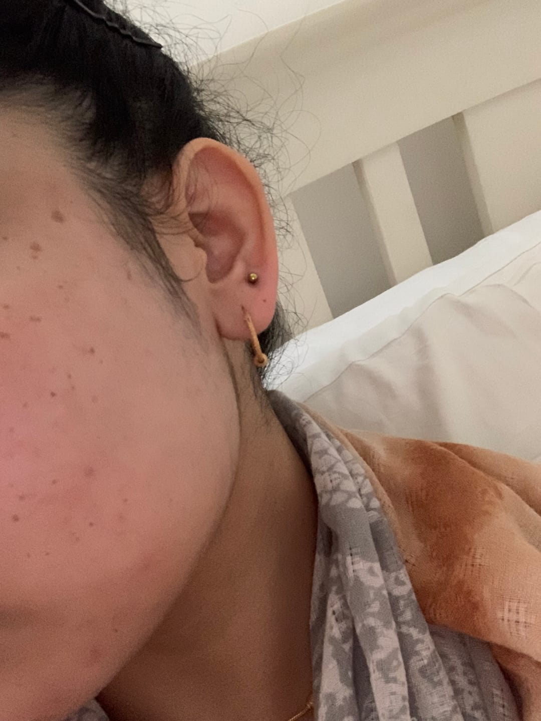 Customer photo review of Junipurr Titanium Flatback Labret Threadless