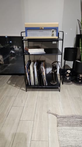 Customer photo review of Mueble para vinilos 52 METAL BLACK