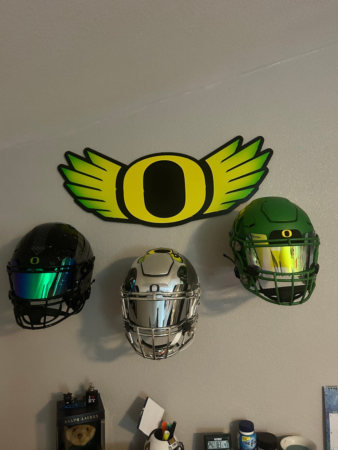 Customer photo review of Oregon Ducks "WINGED O" 3D Vintage Metal Wall Art