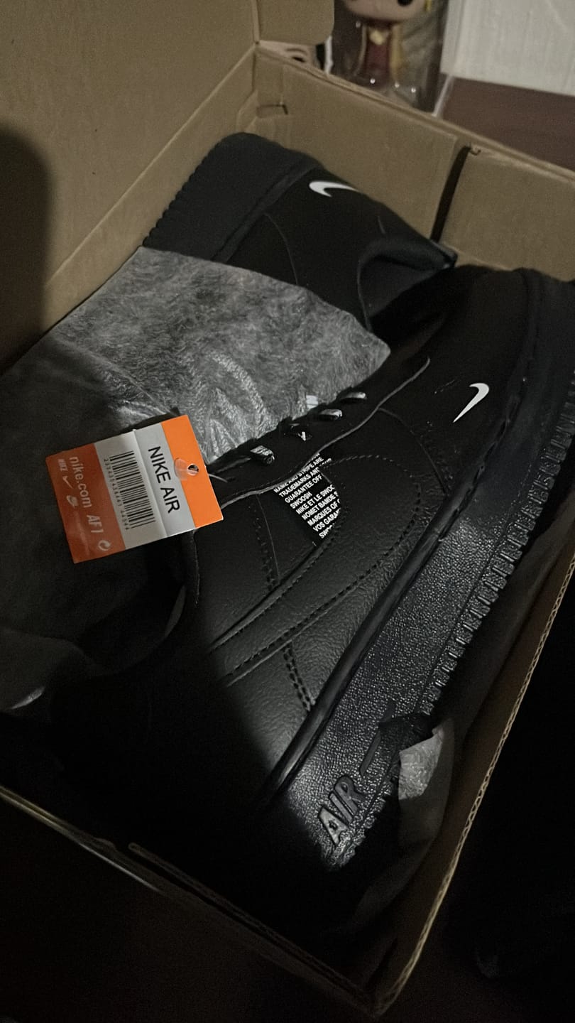 Customer photo review of Tenis 841 Negro Total