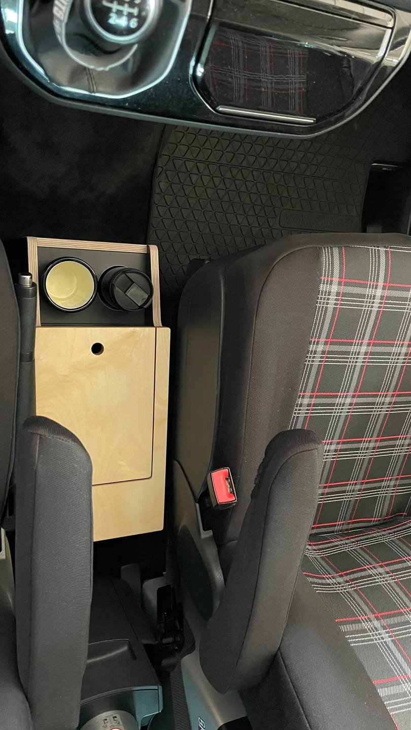 Customer photo review of MobyCube - Organizer / Staukiste mit Getränkehaltern für VW T5-T6.1