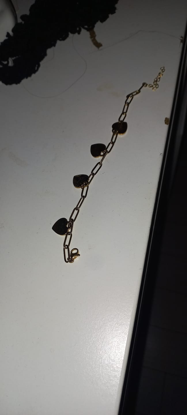 Customer photo review of Bracelet Personnalisé à Cœurs Multiples