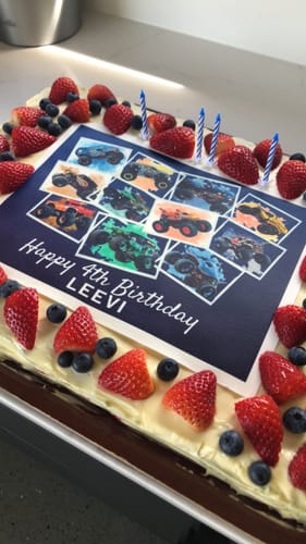 Customer photo review of A4 Rectangle Custom Edible Icing Image