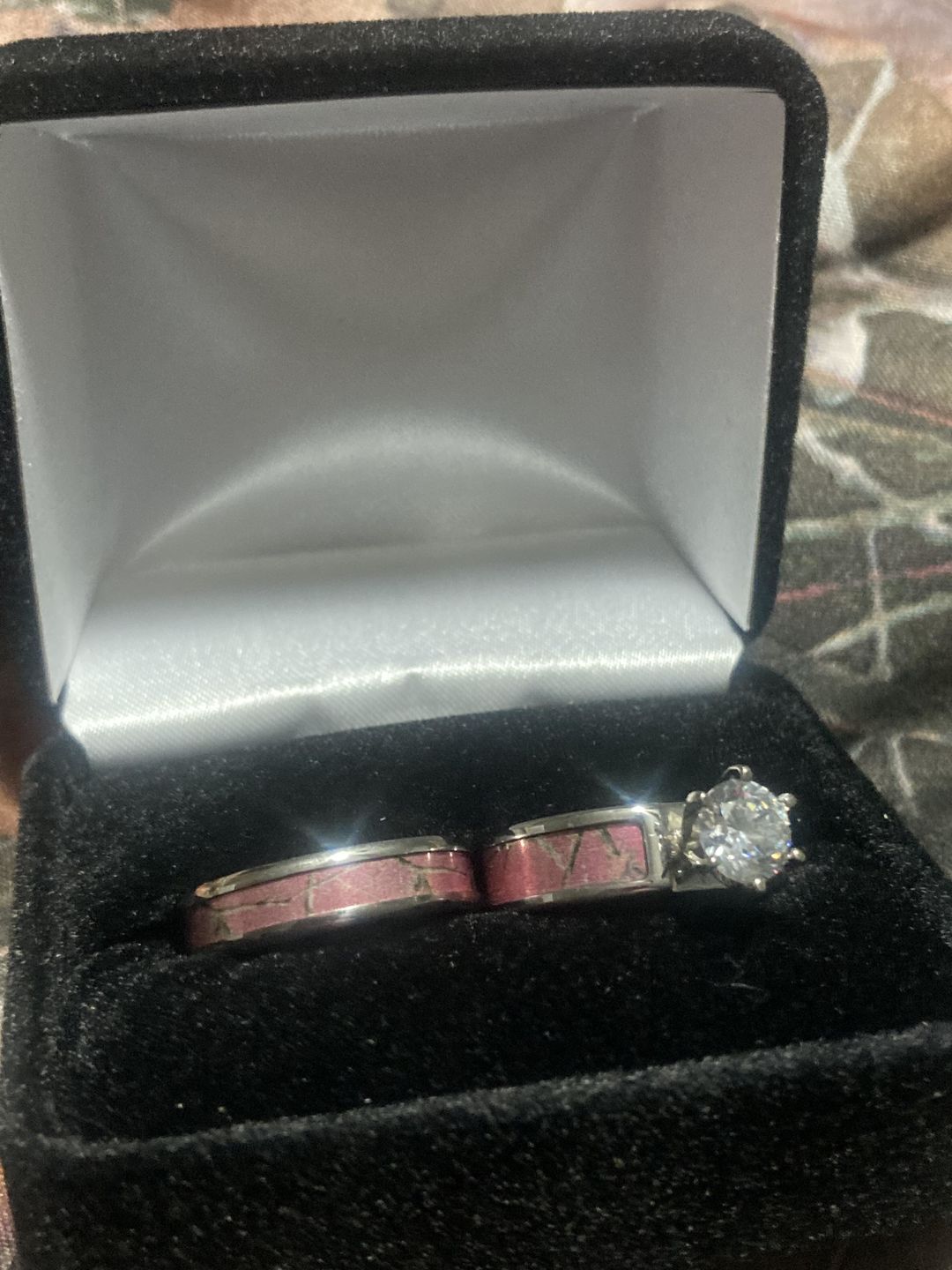Customer photo review of Realtree AP Pink Camo Wedding Ring Bridal Set