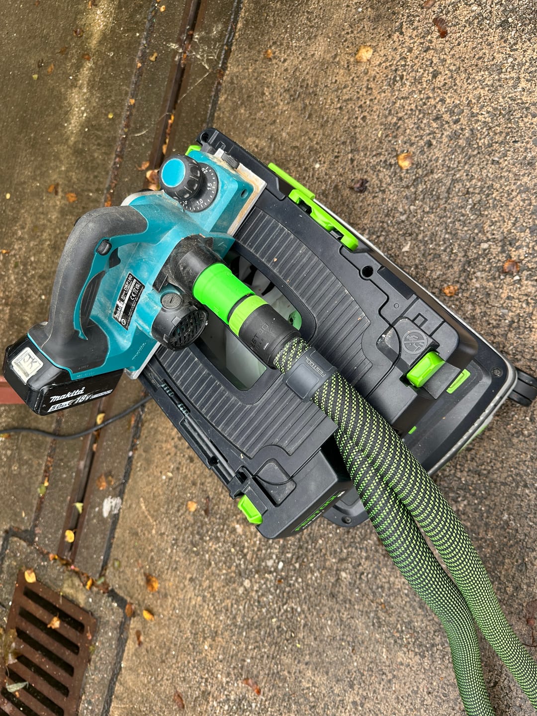 Customer photo review of Festool Cleantec Hose Adaptor to Makita 18v Planer DKP180Z