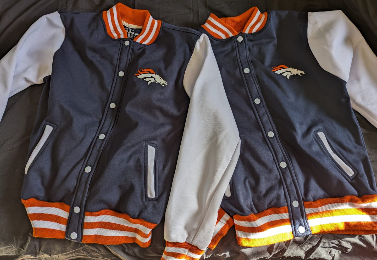 Customer photo review of Chamarra Universitaria NFL Broncos
