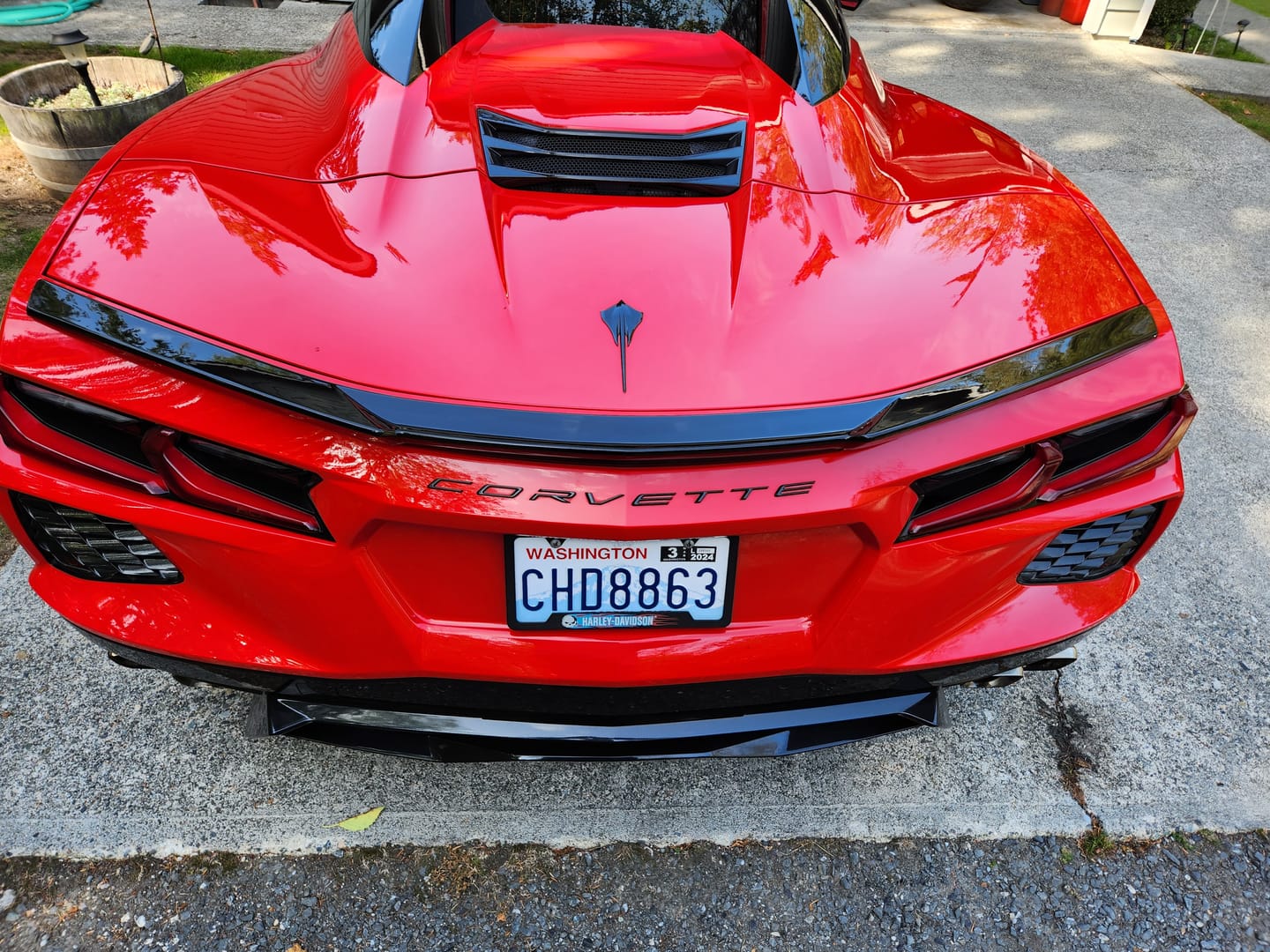 Customer photo review of Chevrolet Corvette C8 Low Profile Rear Lid Wing Spoiler