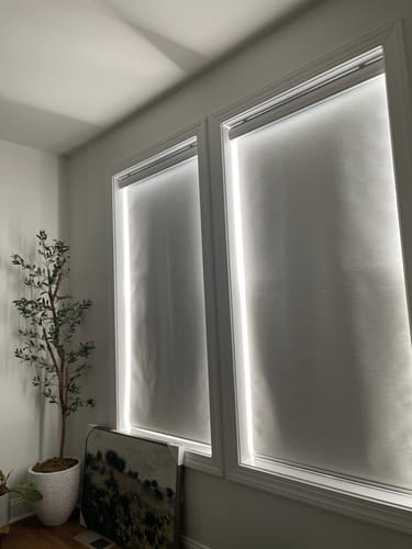 Customer photo review of SmartWings Motorized Roller Shades 100% Blackout Essential