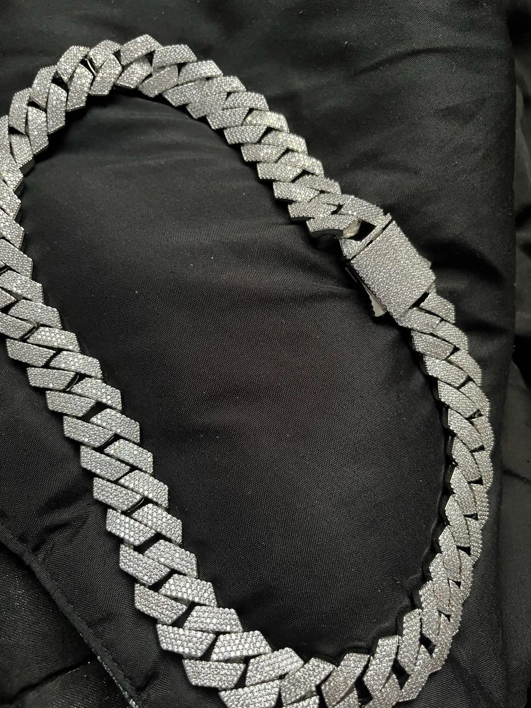 Customer photo review of 20mm Prong Cuban Chain
