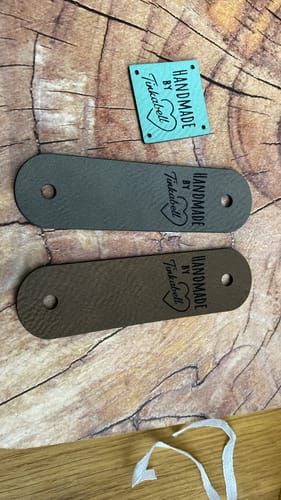 Customer photo review of Kunstleder Labels personalisiert mit Name oder Logo