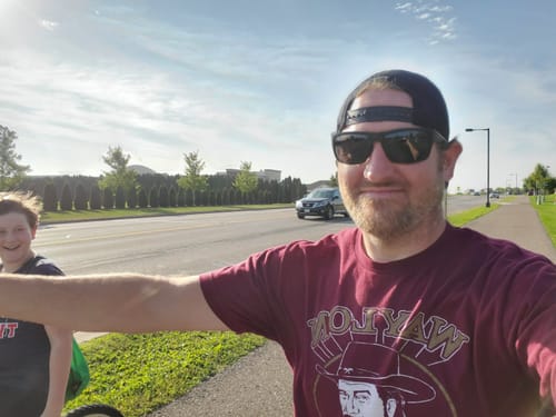 Customer photo review of Waylon Jennings Fan Club Subscription Tee Shirt Box