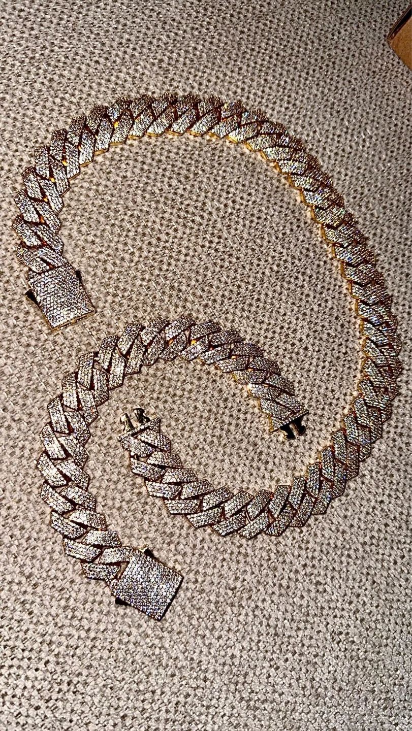 Customer photo review of 20mm Prong Cuban Chain