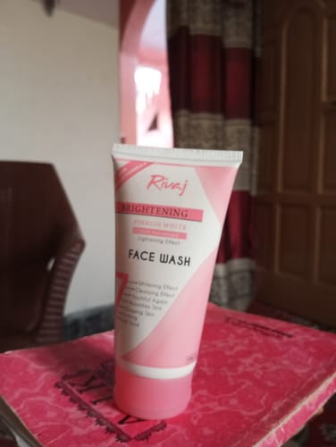 Customer photo review of Whitening Face Wash - Pinkish White (150ml)