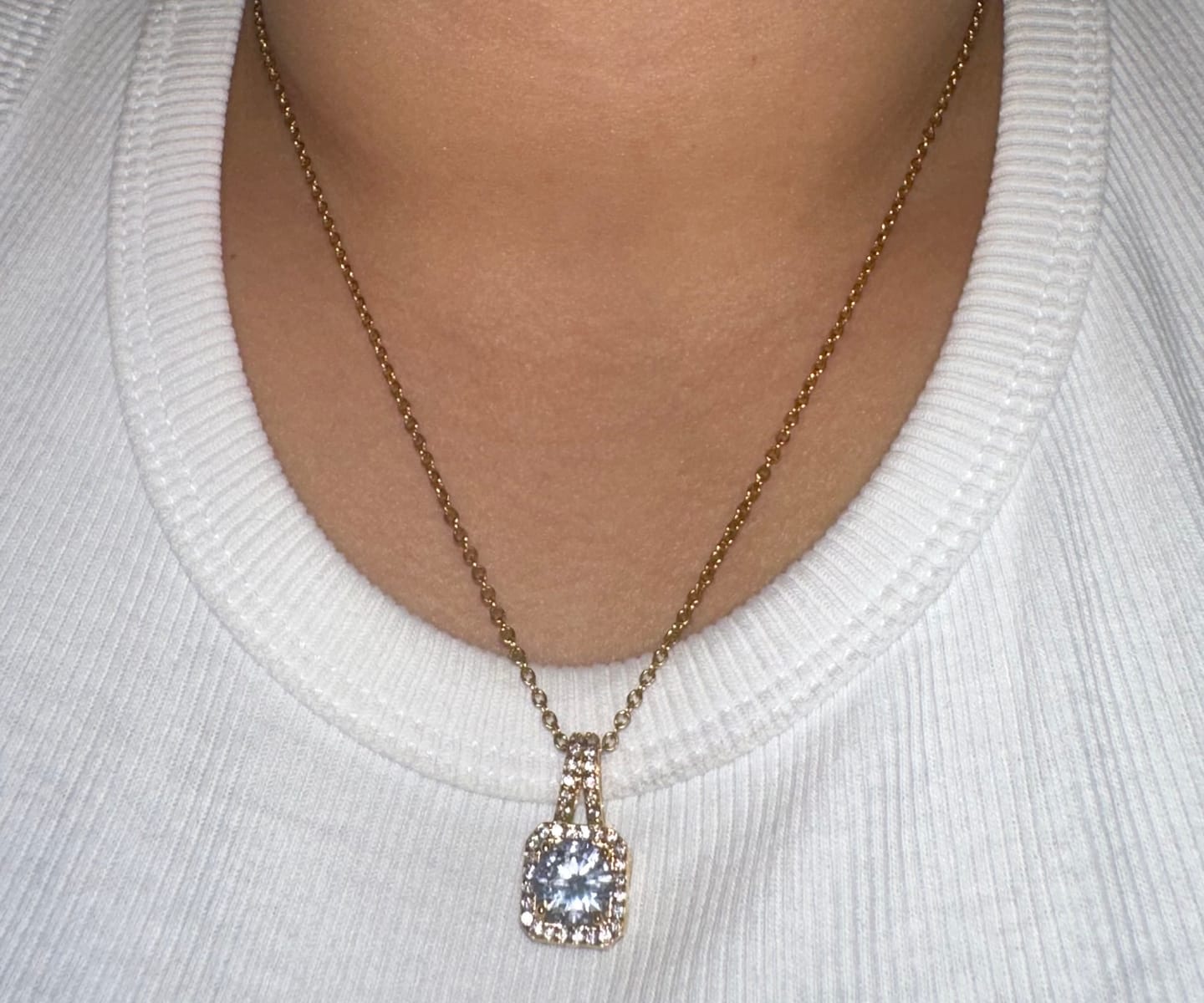 Customer photo review of Viviene Halskette | 18K vergoldet