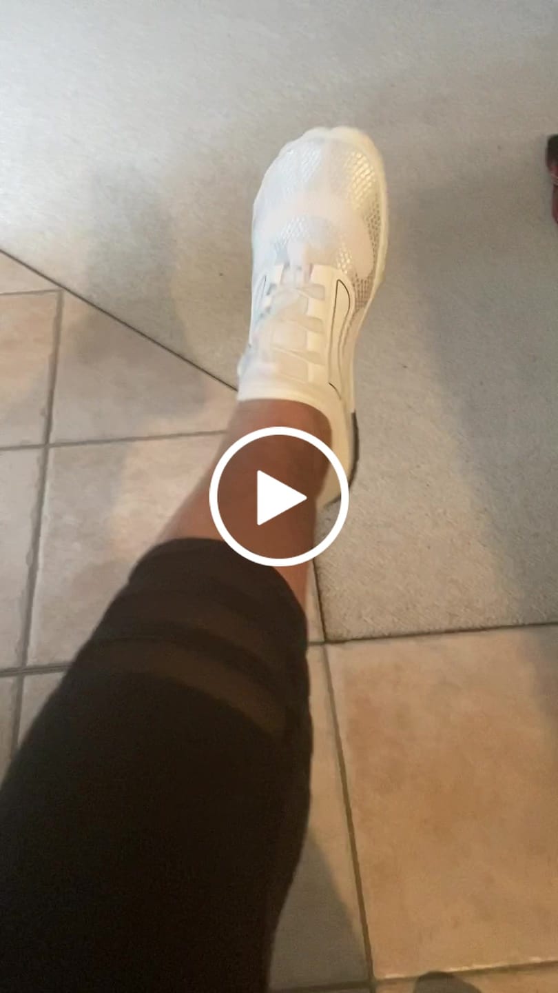 Customer video review of Sport Max - gesunde & bequeme Barfußschuhe
