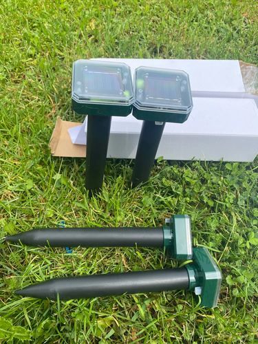 Customer photo review of Repelente Solar Ultra Sônico Espanta Pragas 24 Horas A Prova d'água