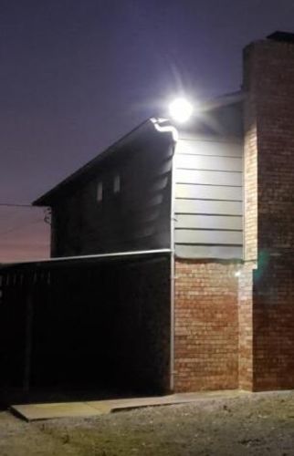 Customer photo review of Super Refletor Solar Com Sensor Automático [Compre 1 Leve 3]