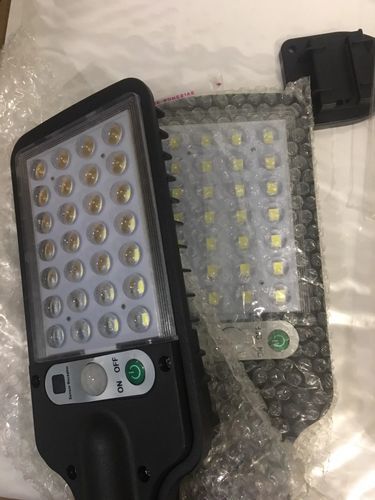 Customer photo review of Super Refletor Solar Com Sensor Automático [Compre 1 Leve 3]