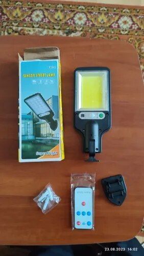 Customer photo review of Super Refletor Solar Com Sensor Automático [Compre 1 Leve 3]
