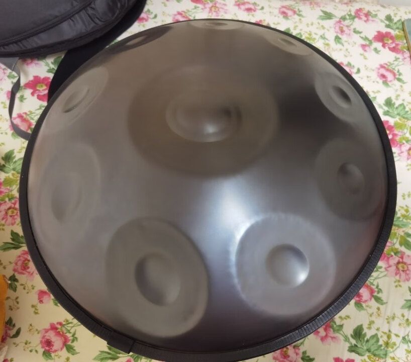 Customer photo review of Cosmos Handpan - Pure Black 9/10/12 Notes D Minor Tambourine - Gift Set