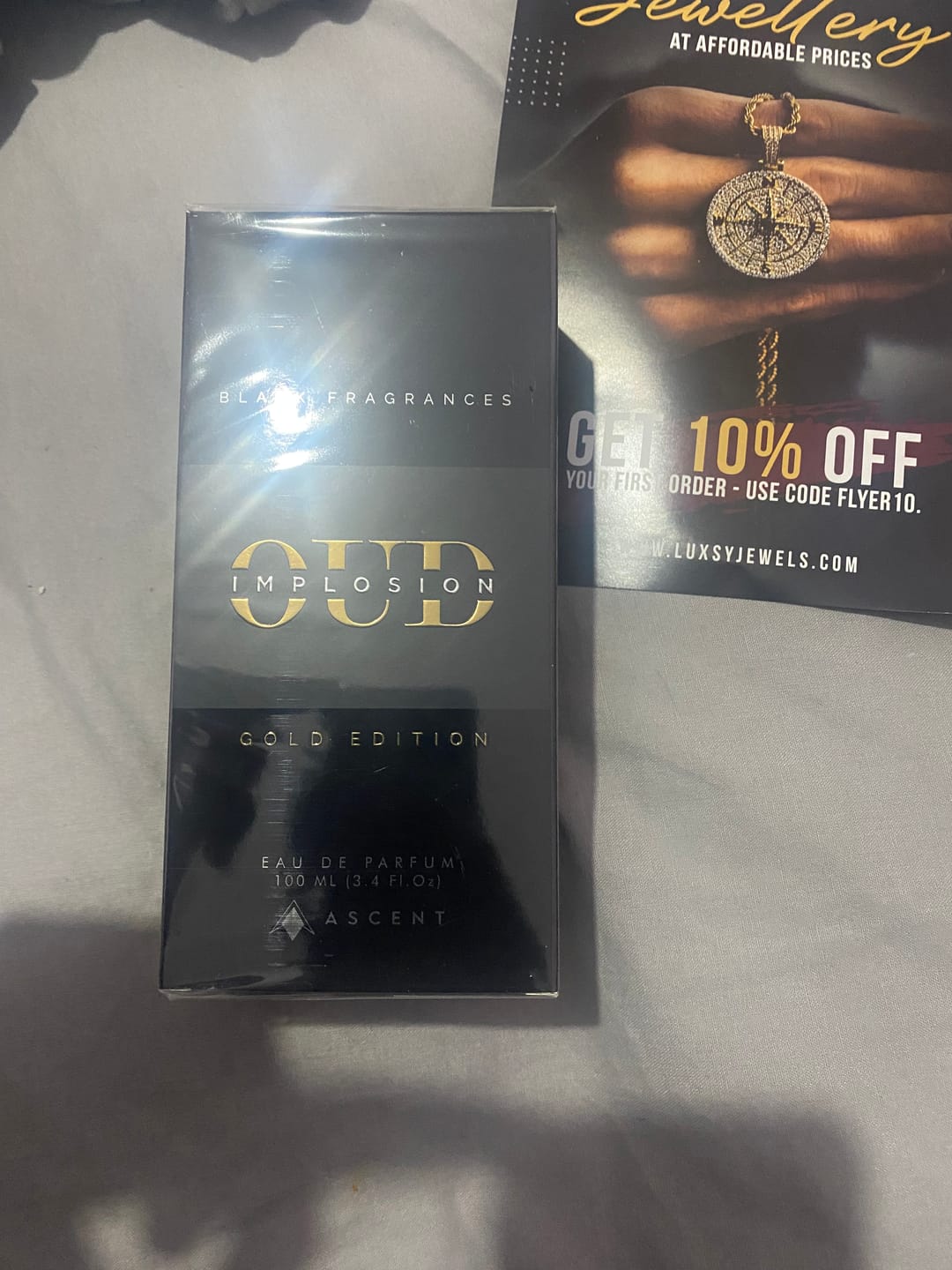 Customer photo review of Oud Implosion