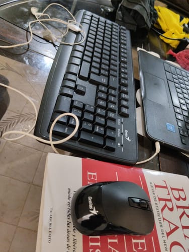 Customer photo review of Kit Teclado y Mouse Genius KM-8100 Inalambrico 2.4GHz USB, conecta 3 dispositivos de forma inalambrica, DPI 1000 Negro