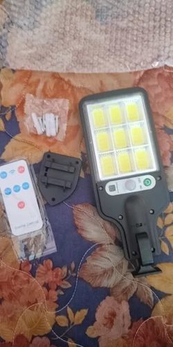 Customer photo review of Super Refletor Solar Com Sensor Automático [Compre 1 Leve 3]