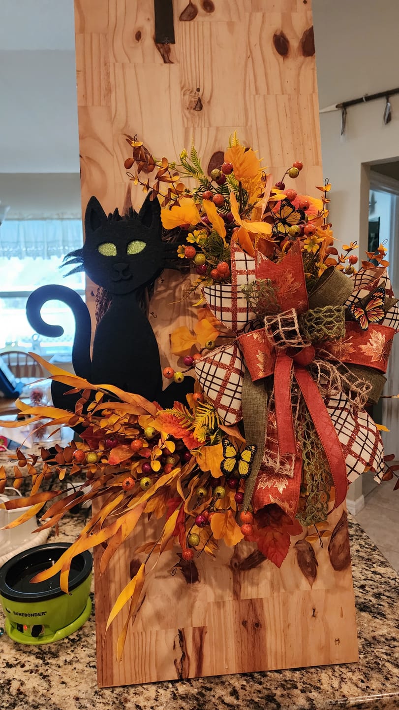 Customer photo review of 14" Oval Grapevine Wreath - DECOE-033