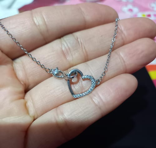 Customer photo review of Collar Amor Infinito