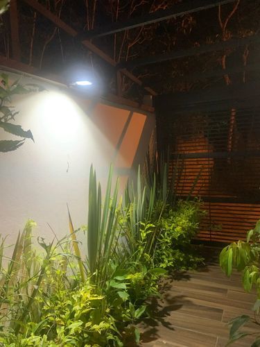 Customer photo review of Super Refletor Solar Com Sensor Automático [Compre 1 Leve 3]