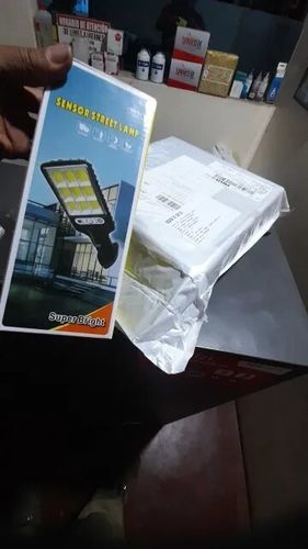 Customer photo review of Super Refletor Solar Com Sensor Automático [Compre 1 Leve 3]