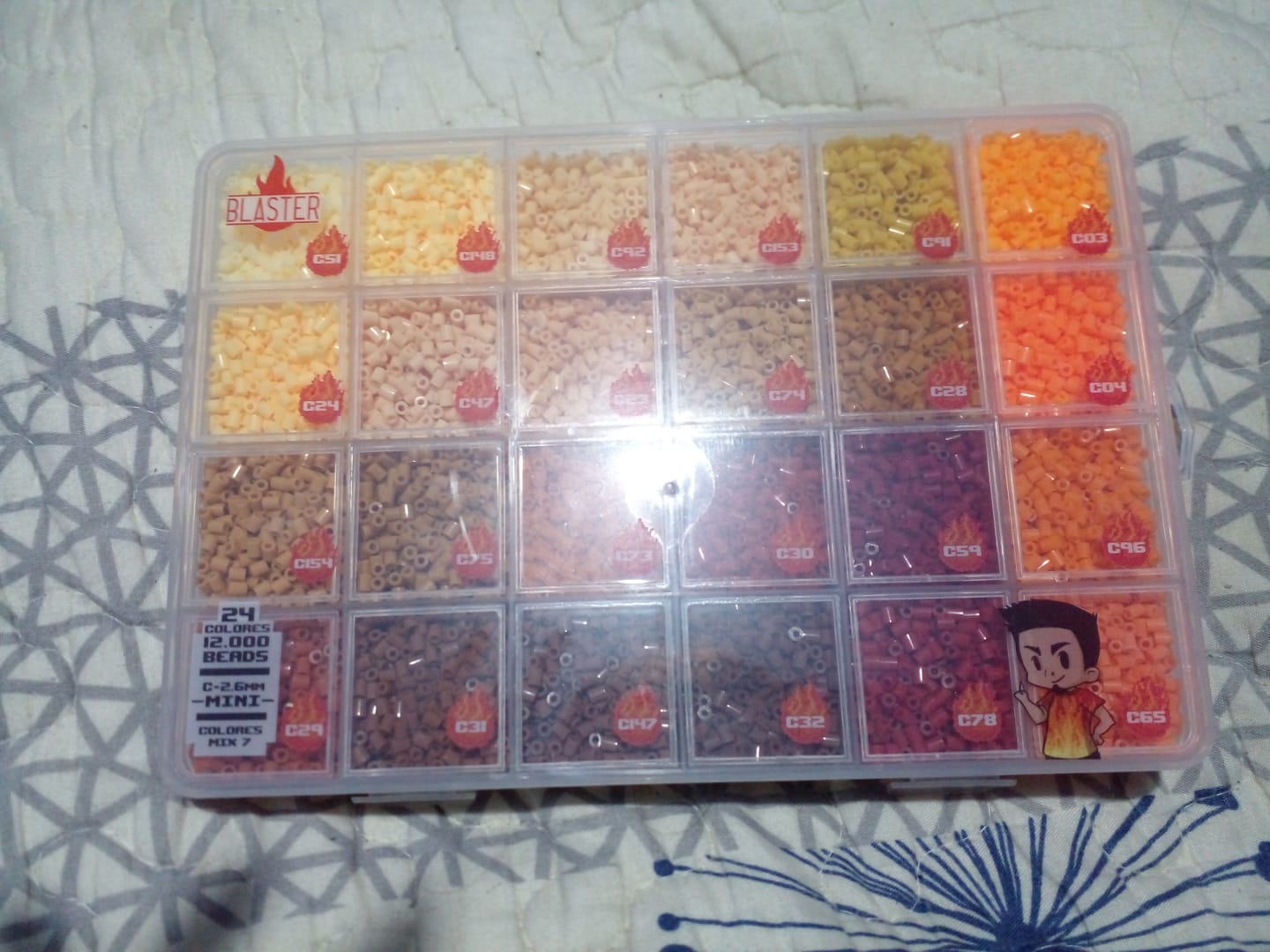 Customer photo review of Caja Organizadora 24 Espacios - 12.000 Beads MINI 2.6mm