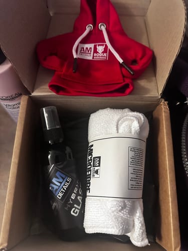 Customer photo review of Rogue Warehouse ShiftHoodie