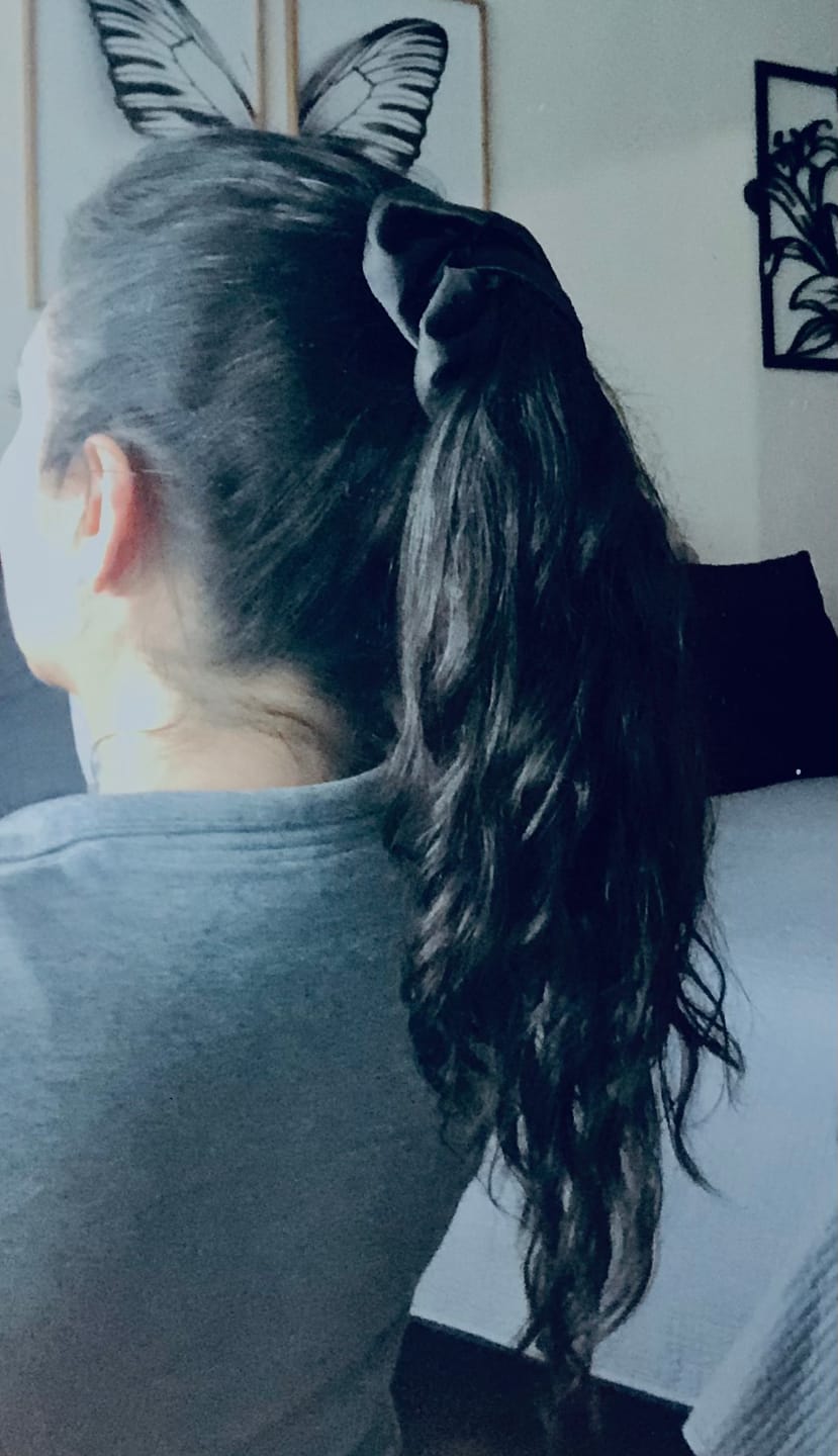 Customer photo review of Scrunchies Medianas - Satin