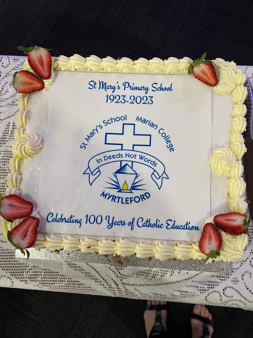 Customer photo review of 25cm x 25cm Square Custom Edible Icing Image