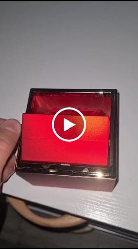 Customer video review of Eternal Rose Box - W/ Engraved Necklace & Real Rose