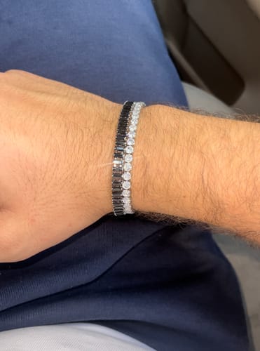 Customer photo review of צמיד טניס שחור משובץ אבני זירקון