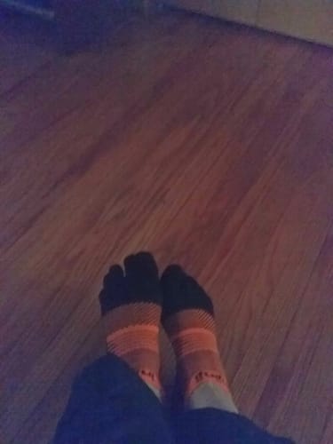 Customer photo review of Run Lightweight No-Show Ankle Socks - by Injinji