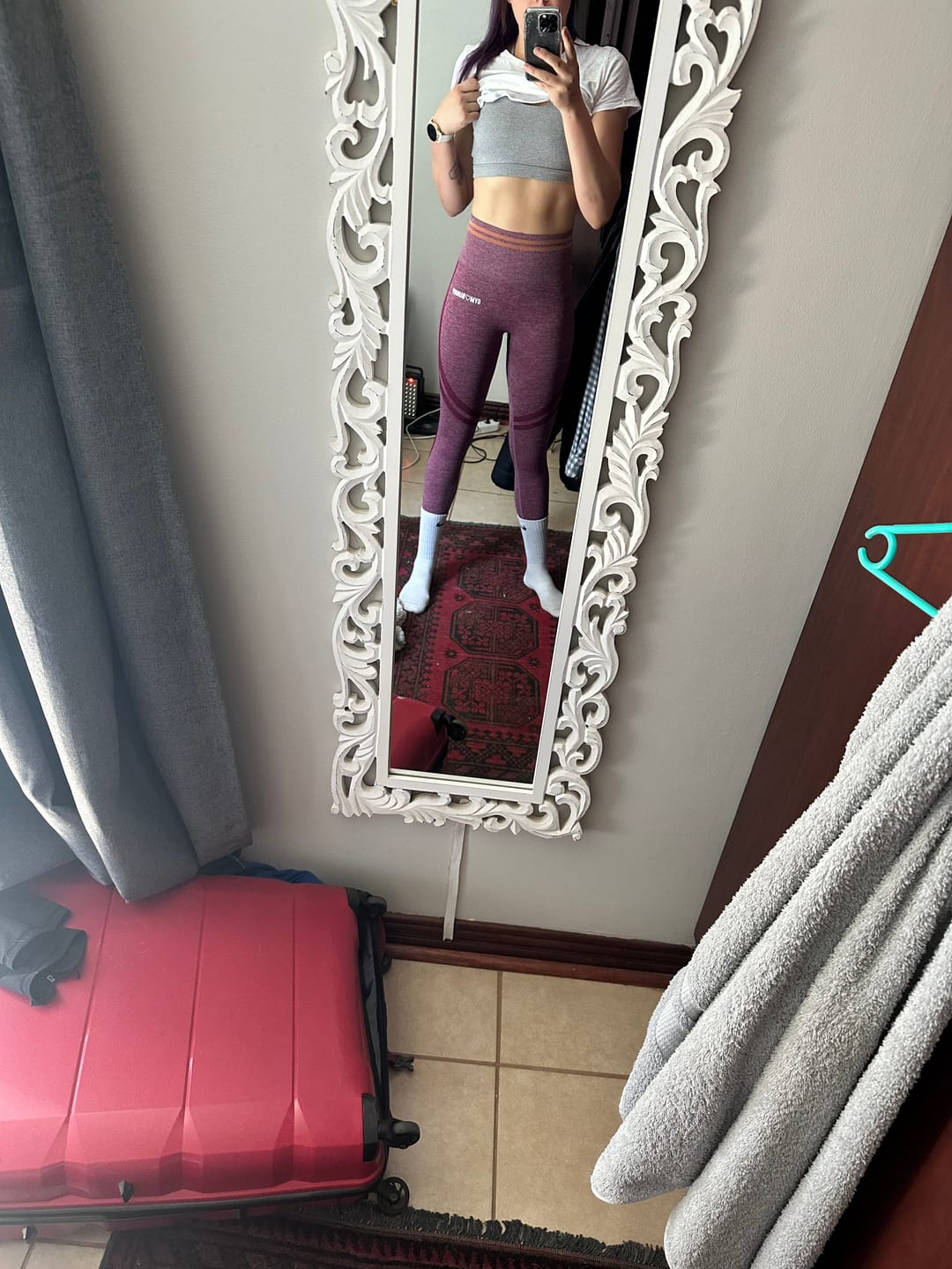 Customer photo review of Shapewear Gymbunny Seamless Scrunch leggings -Burgundy