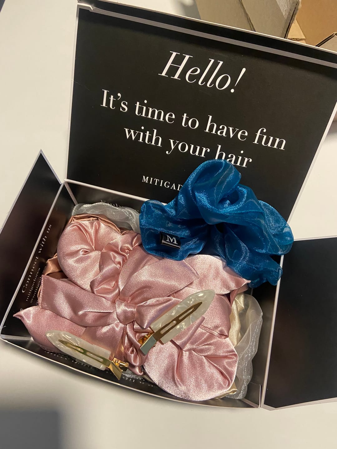 Customer photo review of Scrunchies petit - Satin