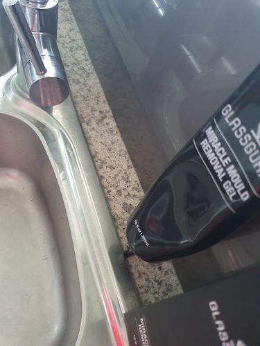 Customer photo review of GLASSGUARD™ Miracle Mould Removal Gel