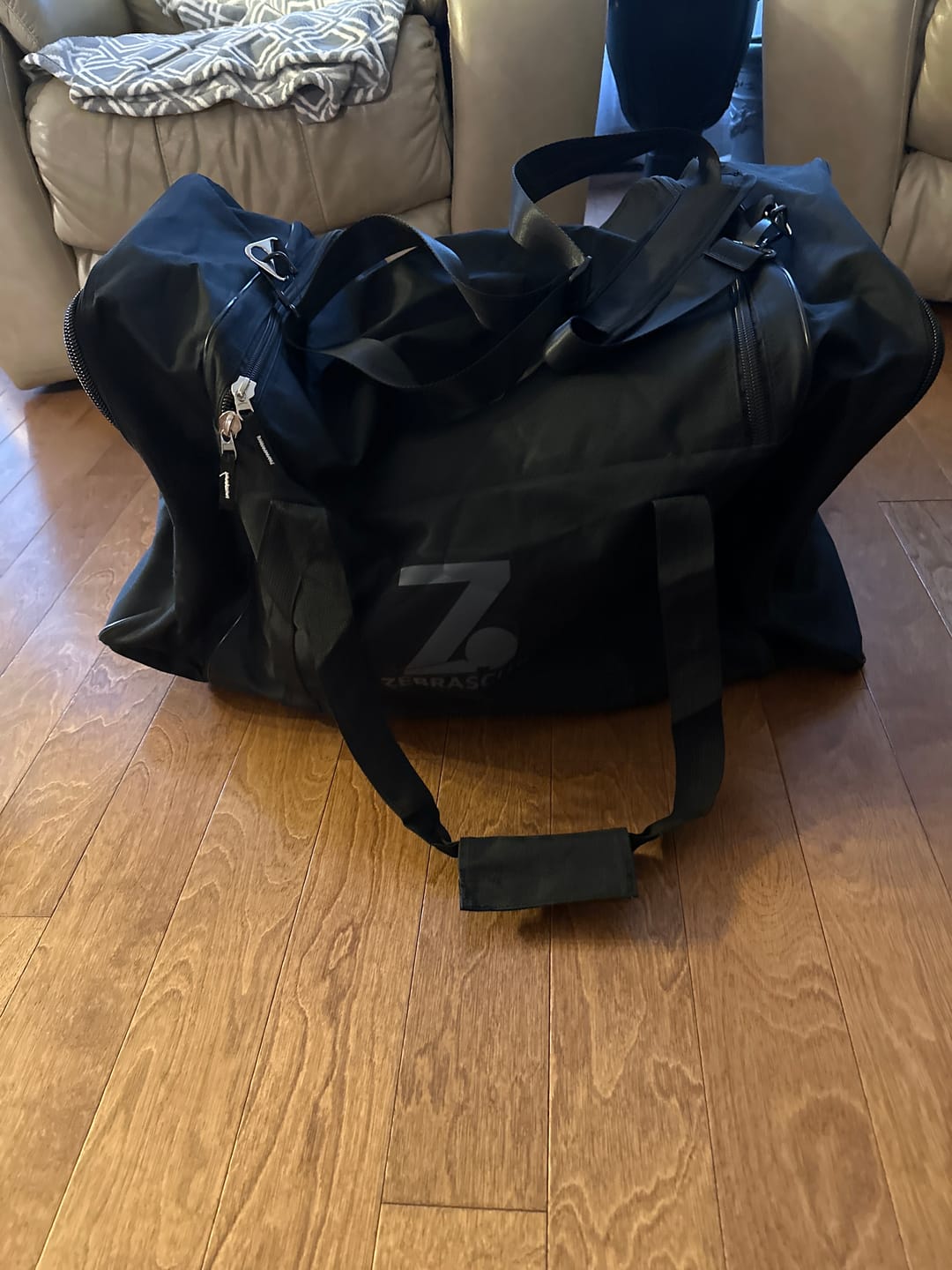 Customer photo review of ZEBRASCLUB ZB1 HOCKEY REFEREE BAG
